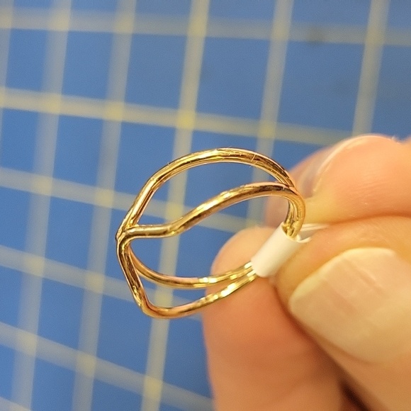 Gold Wire Design Ring Size 6.5 - Picture 3 of 4